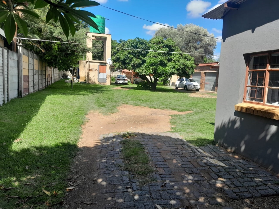 6 Bedroom Property for Sale in Bodorp North West